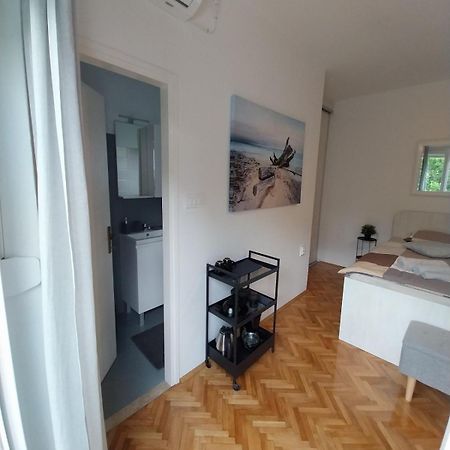 Bed and Breakfast Sobe Sotic Раб Екстер'єр фото