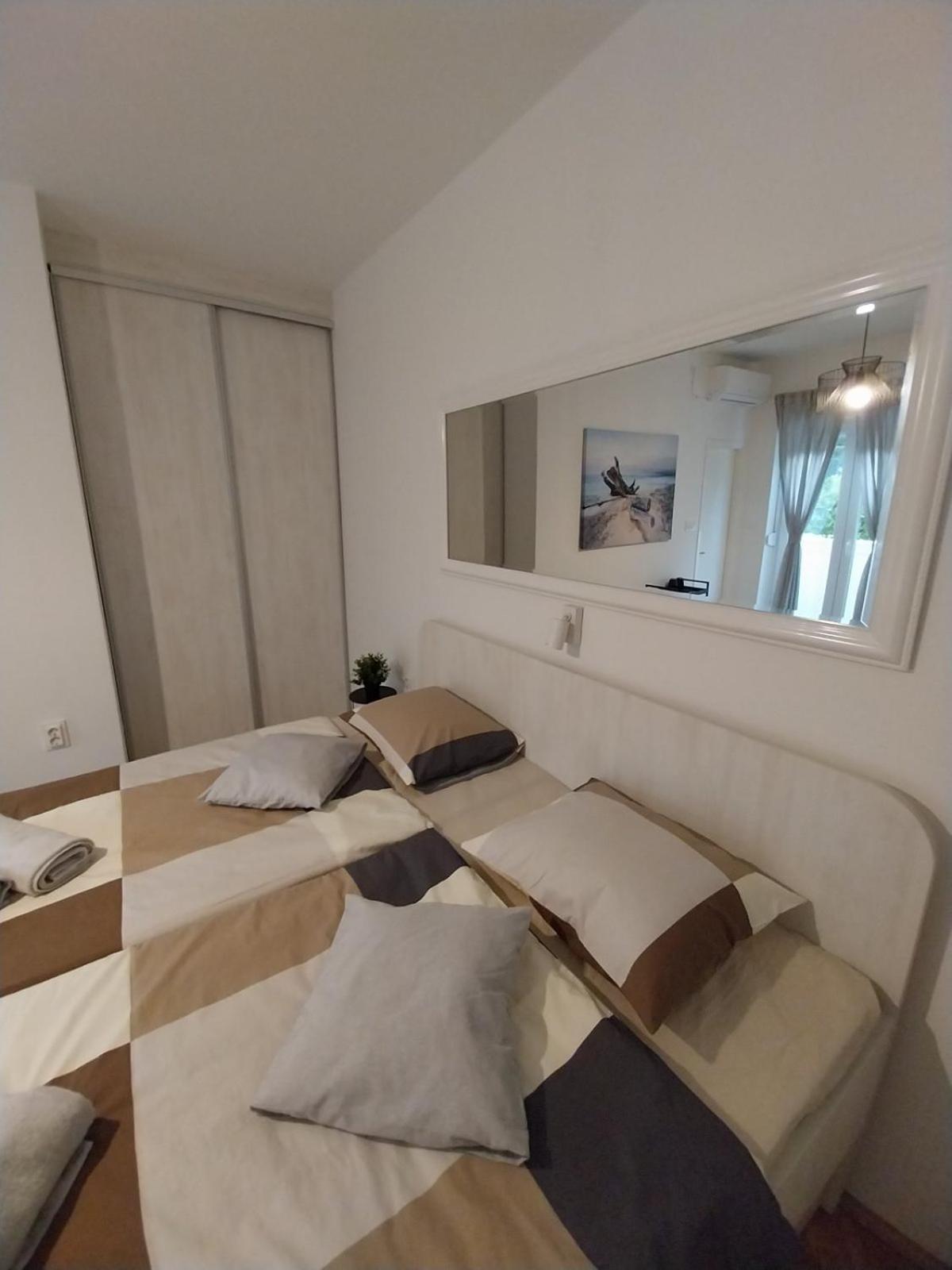 Bed and Breakfast Sobe Sotic Раб Екстер'єр фото